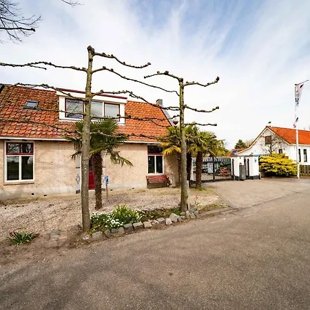 Dierenweide Upstairs