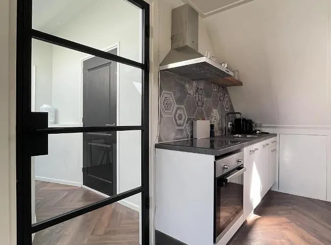 Dierenweide Upstairs *